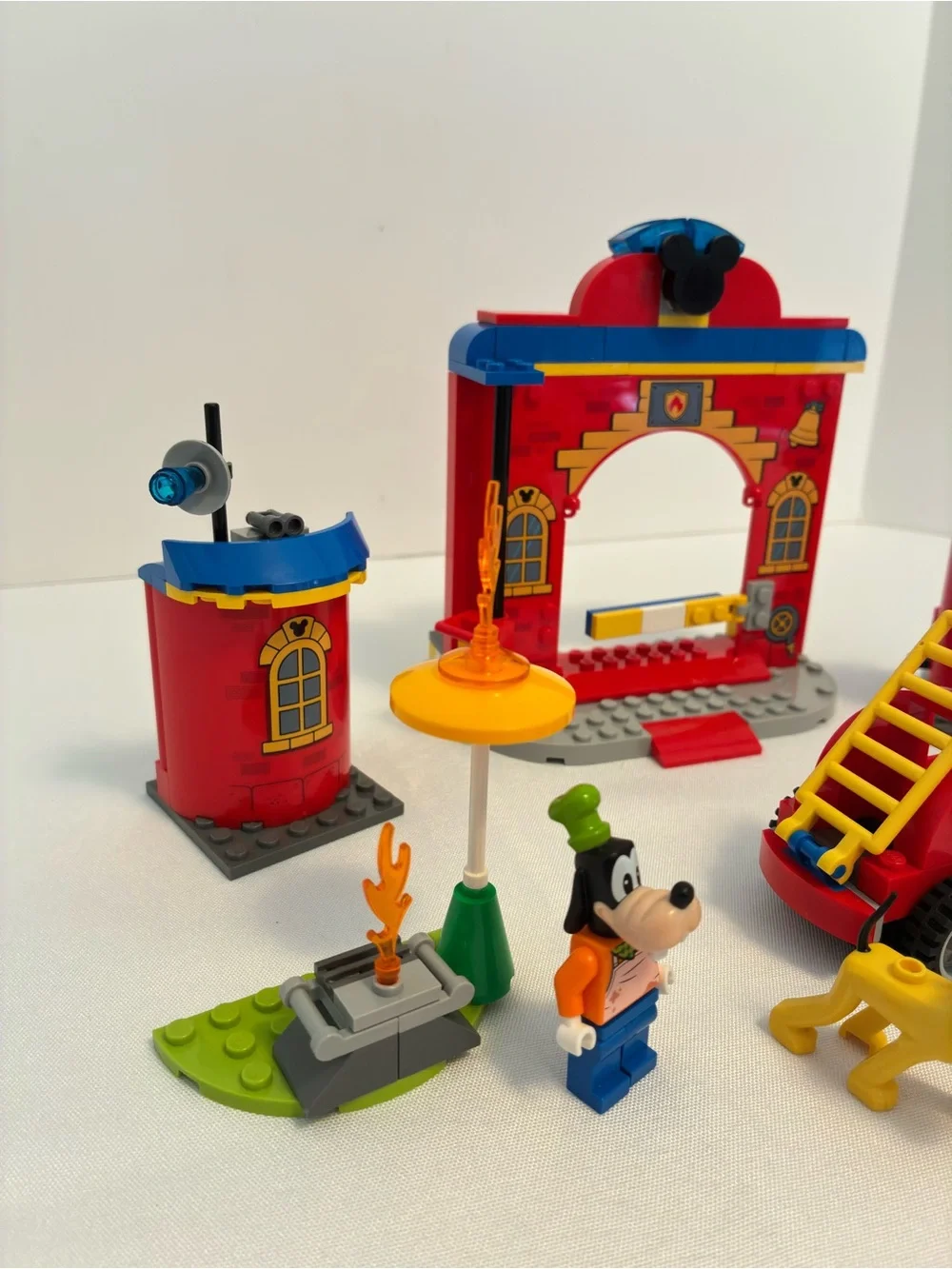 Lego Disney Mickey & Friends Fire Truck & Station #10776 Retired - Picture 2 of 6